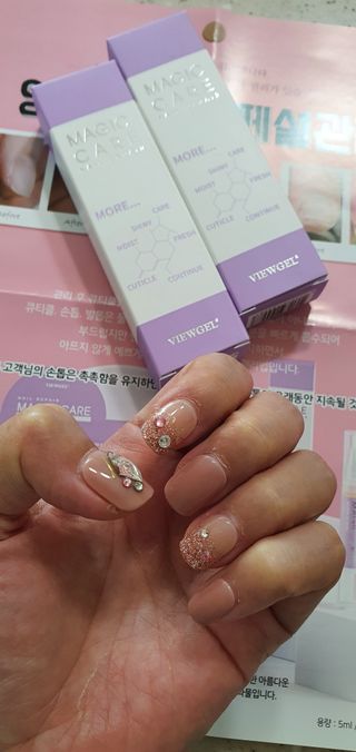 뷰젤 매직케어 네일솔루션 손발톱 보습 영양제 펜슬타입 5ml — 5점을 준 리뷰어가 2022년 3월 올린 사용 사진