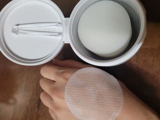 산다화 비타민씨 화이트닝 토너 패드 — 5점을 준 리뷰어가 2023년 8월 올린 사용 사진