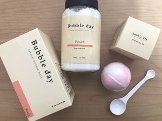 버블데이 아로마/과일 거품 입욕제 — 4.5점을 준 리뷰어가 2021년 7월 올린 사용 사진