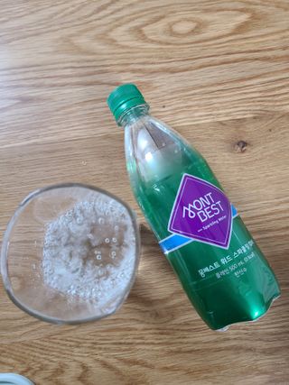 몽베스트 Montbest with Sparkling water Plain 20병 — 5점을 준 리뷰어가 2022년 6월 올린 사용 사진
