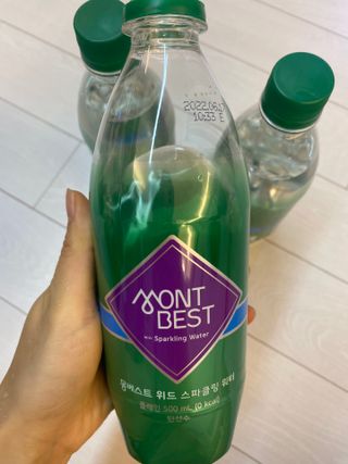 몽베스트 Montbest with Sparkling water Plain 20병 — 5점을 준 리뷰어가 2021년 10월 올린 사용 사진