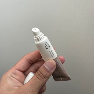 [후르디아] 올리브영 착한보습 비건 립버터 2종 — 5점을 준 리뷰어가 2023년 1월 올린 사용 사진