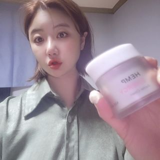 엔디어고 햄프에너지 스킨케어 2종 — 5점을 준 리뷰어가 2022년 10월 올린 사용 사진