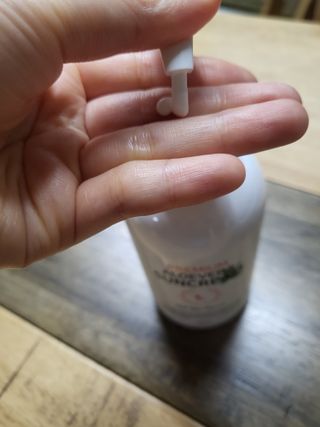 [닥터문] 프리미엄 알로에베라 선크림 500ml — 5점을 준 리뷰어가 2022년 6월 올린 사용 사진