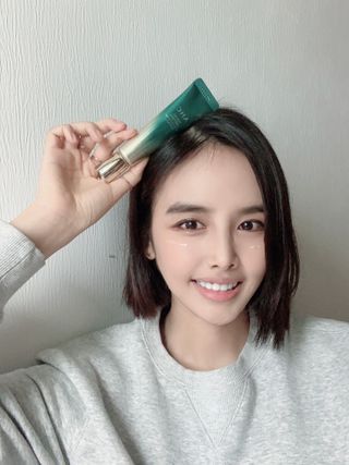 [NEW 탄력유턴 아이크림] AHC 유스 래스팅 리얼 아이크림 포 페이스 — 5점을 준 리뷰어가 2021년 3월 올린 사용 사진