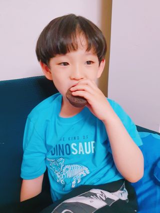롯데제과 까망카스타드 더블초코 — 5점을 준 리뷰어가 2021년 5월 올린 사용 사진