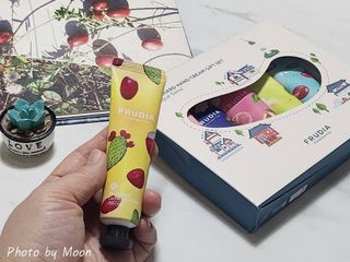 [후르디아] 골라쓰는 과즙향 핸드크림 기프트세트 — 5점을 준 리뷰어가 2024년 1월 올린 사용 사진