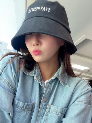 [스테이피플] STAYPEOPLE BUCKET HAT (BLACK) — 3.5점을 준 리뷰어가 2022년 9월 올린 사용 사진