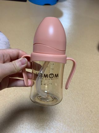 유비맘 샘방지 PPSU 빨대컵_컬러 랜덤 발송 — 5점을 준 리뷰어가 2020년 12월 올린 사용 사진
