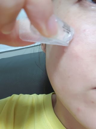 유니베르소 산소앰플 7일 집중케어 앰플 — 4점을 준 리뷰어가 2021년 5월 올린 사용 사진