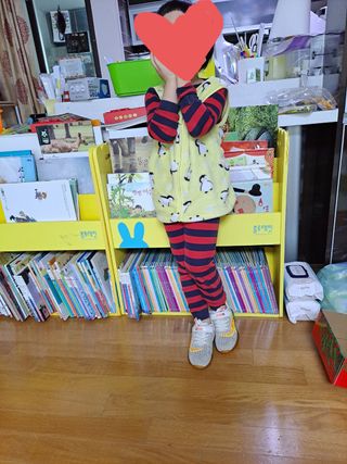 토박스코리아 다이노솔즈 티렉스 에어 네온 운동화 — 5점을 준 리뷰어가 2021년 3월 올린 사용 사진