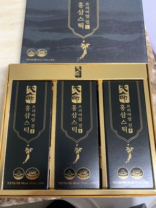 헬스업_천명진프리미엄홍삼스틱_10ml x 30포 — 5점을 준 리뷰어가 2021년 1월 올린 사용 사진