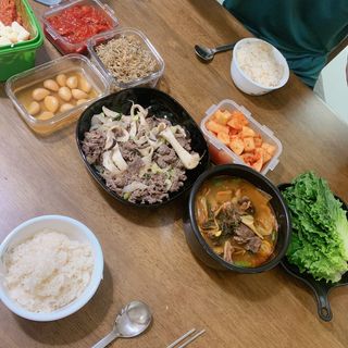 요리반상회 용문해장국 2팩 + 뚝배기 1개 — 4.5점을 준 리뷰어가 2021년 3월 올린 사용 사진
