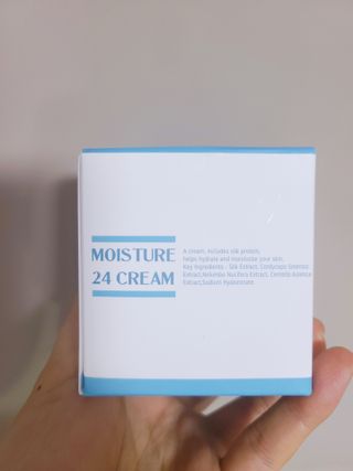 Dr.느루벗 느루벗 모이스쳐 24 크림 — 5점을 준 리뷰어가 2021년 4월 올린 사용 사진