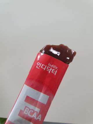 [인디닥터] 타이탄 BCAA 프로틴 젤리스틱 — 5점을 준 리뷰어가 2022년 5월 올린 사용 사진