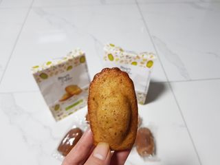 [메종콜리브리] 프랑스 마들렌 메종콜리브리 피스타치오 마들렌 2팩 — 4점을 준 리뷰어가 2021년 11월 올린 사용 사진