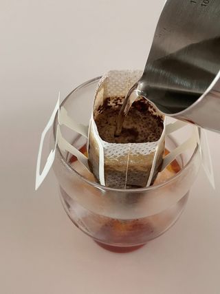스트라바 햄프커피 드립백 카페인 — 4.5점을 준 리뷰어가 2023년 5월 올린 사용 사진