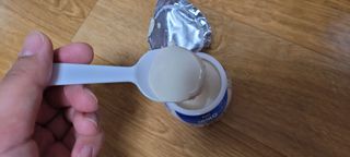 매일바이오 그릭요거트 오리지널 플레인 4개, 로스터리 커피믹스 4개 — 5점을 준 리뷰어가 2021년 12월 올린 사용 사진