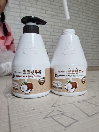 [과일나라] 피부가 마시는 코코넛우유 바디클렌저&바디로션 — 5점을 준 리뷰어가 2022년 3월 올린 사용 사진