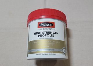 Swisse 스위스 고함량 프로폴리스 2,000mg 210정 — 5점을 준 리뷰어가 2021년 11월 올린 사용 사진