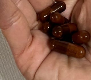 프리마인 홍삼의 강력한 에너지, 이제는 흡수율을 높인 최첨단 캡슐로 간편하게 초고속 충전하세요. — 5점을 준 리뷰어가 2022년 4월 올린 사용 사진