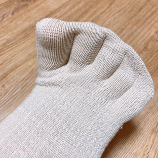 카우아이 필라테스 기어 / 스튜디오 운동을 도와주는 일체형 논슬립 발가락 양말 — 2점을 준 리뷰어가 2021년 2월 올린 사용 사진