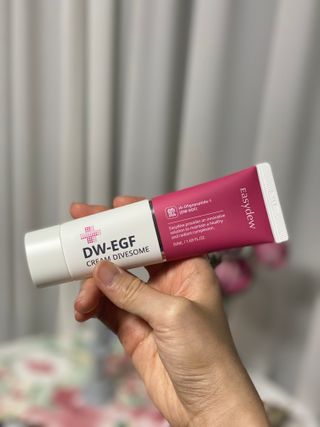 이지듀 DW-EGF 크림 다이브좀_콜라겐이 쏙쏙, 탄력피부로 다이빙 — 5점을 준 리뷰어가 2021년 3월 올린 사용 사진