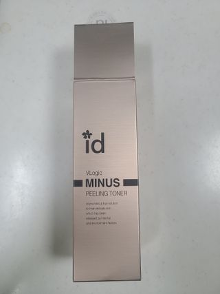 아이디플라코스메틱 아이디 브이로직 마이너스 필링 토너 110ml — 5점을 준 리뷰어가 2022년 1월 올린 사용 사진