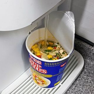 NISSIN 닛신 컵누들  4종 - 씨푸드오리지날, 씨푸드 스파이시, 씨푸드 커리, 씨푸드 XO소스 — 5점을 준 리뷰어가 2022년 4월 올린 사용 사진