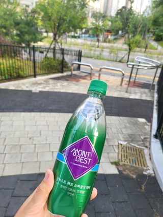 몽베스트 Montbest with Sparkling water Plain 20병 — 5점을 준 리뷰어가 2022년 7월 올린 사용 사진