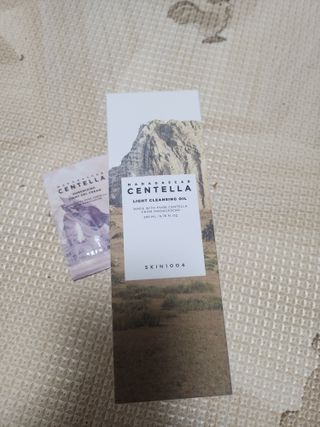 스킨1004 [SKIN1004] 마다가스카르 센텔라 라이트 클렌징 오일 200ml — 5점을 준 리뷰어가 2024년 7월 올린 사용 사진