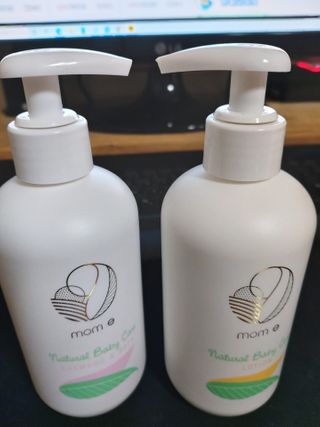 mom e 맘이 내추럴 베이비 케어 샴푸앤바스+로션 — 5점을 준 리뷰어가 2021년 1월 올린 사용 사진