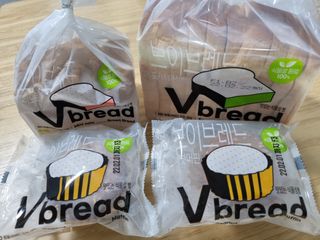 롯데제과 Vbread 포카치아식빵1개 + 미니식빵 1개 + 머핀 2개 세트 — 4점을 준 리뷰어가 2021년 9월 올린 사용 사진