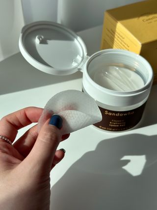 산다화 비타민씨 화이트닝 토너 패드 — 5점을 준 리뷰어가 2023년 9월 올린 사용 사진