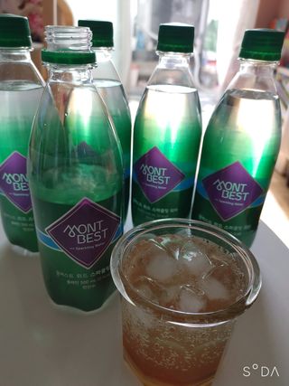 몽베스트 Montbest with Sparkling water Plain 20병 — 4.5점을 준 리뷰어가 2022년 6월 올린 사용 사진