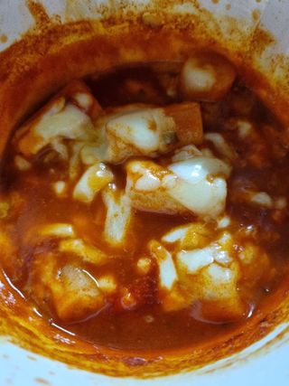 나우  [요리궁리] B타입 ( 매콤, 치즈, 매콤까르보 ) 꽃떡볶이 6개입 세트 — 5점을 준 리뷰어가 2025년 3월 올린 사용 사진