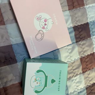유비맘 트라이탄 코니빨대컵_컬러 랜덤 발송 — 2.5점을 준 리뷰어가 2021년 3월 올린 사용 사진