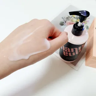 난나 살몬 스파이더 검버섯 미백 톤업 화이트닝 연어 앰플 크림 300ml 대용량 — 5점을 준 리뷰어가 2022년 11월 올린 사용 사진
