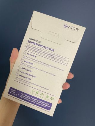 아클리브 Eco 항균 항바이러스 액정 보호필름(iPhone) — 5점을 준 리뷰어가 2022년 8월 올린 사용 사진