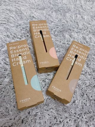 [후르디아] 끈적임 없는 착한성분 비건  핸드크림 3종 — 5점을 준 리뷰어가 2021년 1월 올린 사용 사진