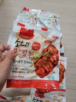 굽네몰 [굽네] 소스가 맛있는 닭가슴살 슬라이스 4종 — 5점을 준 리뷰어가 2021년 11월 올린 사용 사진