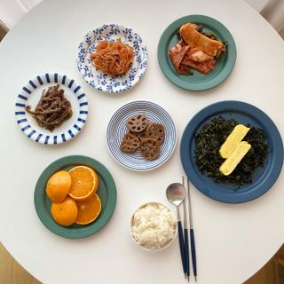하나마이 [마마쿡] 전 청와대 천상현 셰프의 밑반찬  5종세트(소고기 장조림+연근조림+진미채+간장김자반+새우김자반) — 4점을 준 리뷰어가 2023년 4월 올린 사용 사진