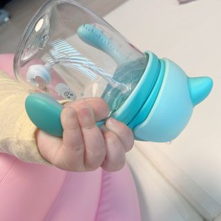 유비맘 트라이탄 코니빨대컵_컬러 랜덤 발송 — 3점을 준 리뷰어가 2021년 3월 올린 사용 사진