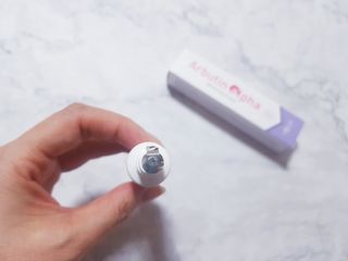 이엔코스 알부틴 알파 화이트닝크림 — 5점을 준 리뷰어가 2021년 2월 올린 사용 사진