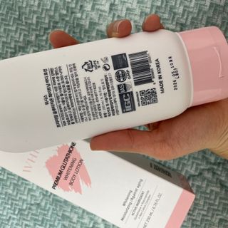 위시스 프리미엄 글루타치온  화이트닝 바디로션 — 5점을 준 리뷰어가 2023년 1월 올린 사용 사진