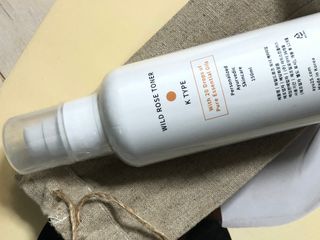 AYU25[아유트웬티파이브] 피부건강에 꼭 필요한 pH 약산성 와일드 로즈토너 — 5점을 준 리뷰어가 2021년 3월 올린 사용 사진