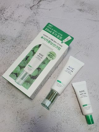 [AHC] 세이프온 에센스 선크림 올리브영 스페셜 증정 기획세트 — 5점을 준 리뷰어가 2022년 6월 올린 사용 사진