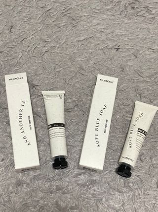 멈칫(MUMCHIT) 넥퍼퓸 NECKPERFUME 2가지 향 — 5점을 준 리뷰어가 2021년 11월 올린 사용 사진