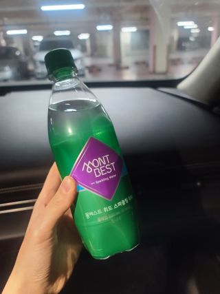몽베스트 Montbest with Sparkling water Plain 20병 — 5점을 준 리뷰어가 2021년 11월 올린 사용 사진