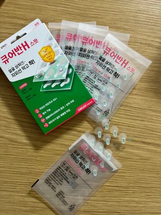 [큐어반H 스팟] 자외선 99프로 차단되는 스틱타입 스팟밴드(1팩 / 66매입) — 5점을 준 리뷰어가 2022년 11월 올린 사용 사진